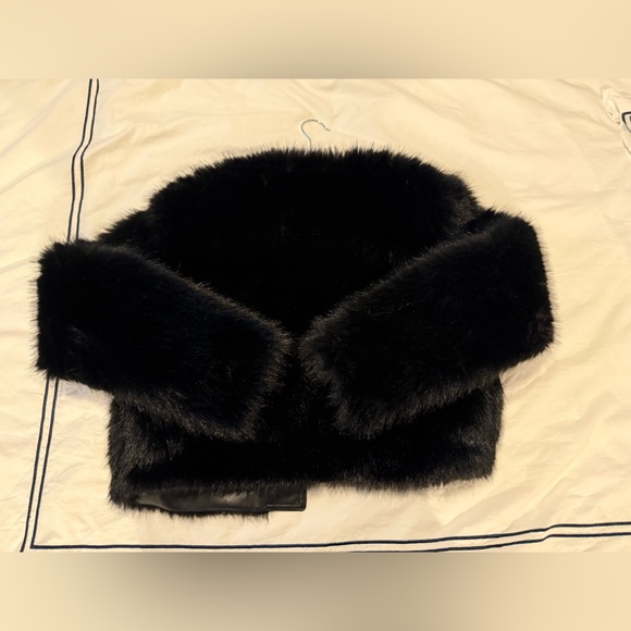 Black Faux fur jacket - Picture 4 of 4